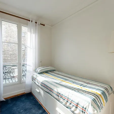 De Luxe Champs Elysees Neuf *