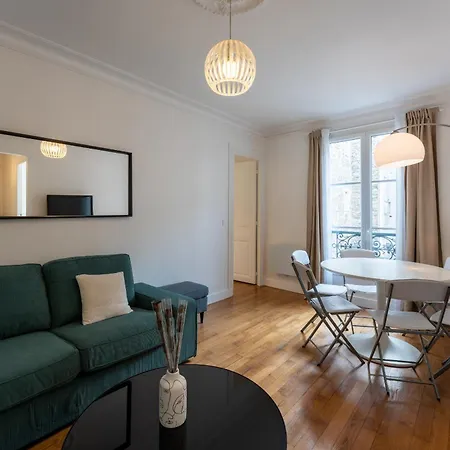 De Luxe Champs Elysees Neuf *