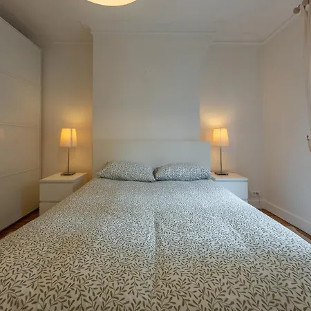 De Luxe Champs Elysees Neuf Paris